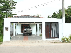 Sri Lanka home at Talawatugoda