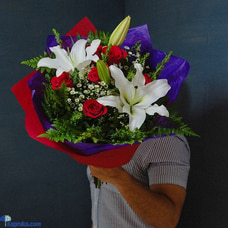 Dainty love Arrangement - By Shirohana Buy Huejay International Multiflora (pvt) Ltd Online for Flowers