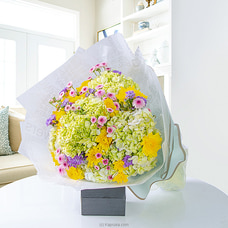 Enchanting Daydream Flower Bouquet Buy birthday Online for specialGifts