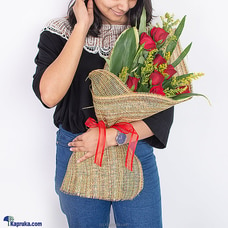 Love`s Golden Touch Bouquet Buy valentine Online for specialGifts