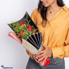 Love`s Red Petal Trio Bouquet Buy valentine Online for specialGifts
