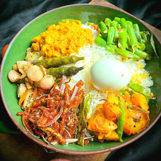 Raja Bojun Rice And Curry Egg  Online for specialGifts