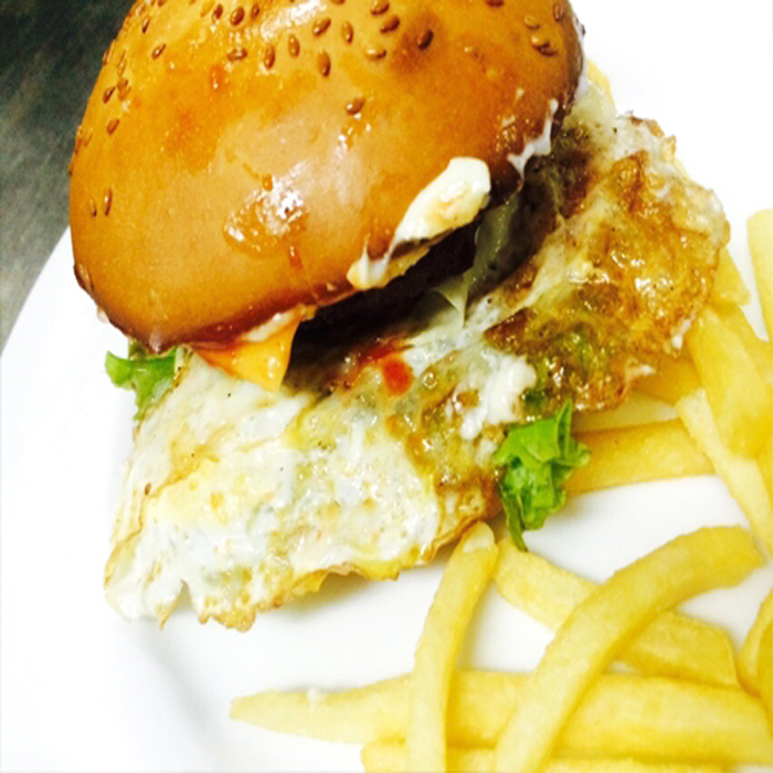 Dinemore | Beef Burger With Egg Online price in Sri Lanka | Dinemore