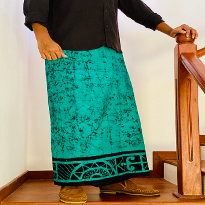 Peacock Green And Black Mixed Batik Sarong Online at Kapruka | Product# clothing02640
