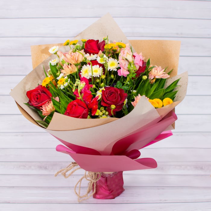 Warm Sunset Flower Bouquet With 5 Sandriyana Gold And 6 Red Roses Online at Kapruka | Product# flowers00T1321