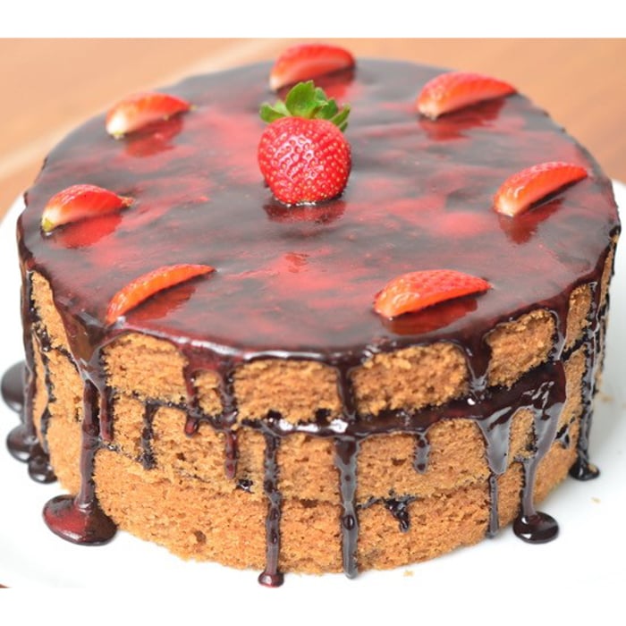 English Cake Company Dark Chocolate And Strawberry Gateau Cake Online at Kapruka | Product# cakeENG095