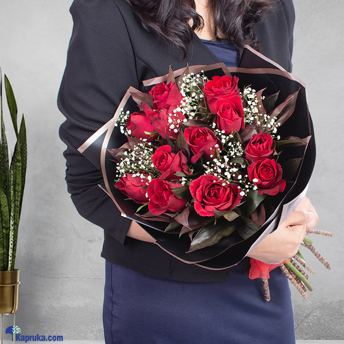 Velvet Rose Dreams Bouquet With 12 Red Roses Online at Kapruka | Product# flowers00T1603
